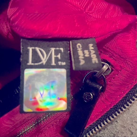 Beautiful Diane Von Furstenberg Wristlet - Picture 6 of 6